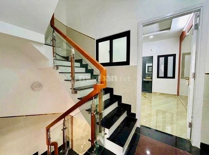 BÁN NHÀ ĐƯỜNG TÂN QUÝ GẦN AEON TÂN PHÚ, 5 TẦNG BTCT, HẺM 6M THÔNG .