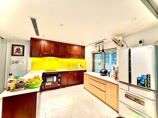 Bán nhà đường Xuân Đỉnh 105m 5 tầng mặt tiền 7.1m 25,5 tỷ, Ngõ thông, 