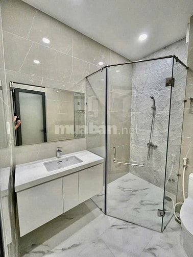 Vị trí cực đẹp Lê Thánh Tôn, Phường Bến Nghé, Quận 1. 