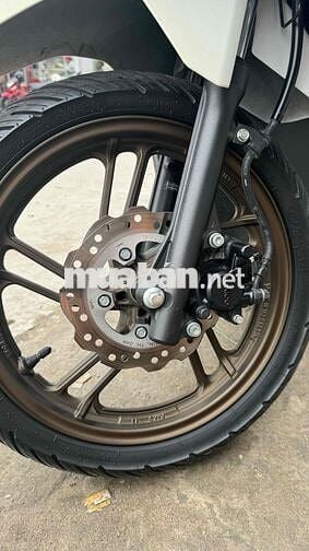 Honda Vario 125 trắng 2024 ( hỗ trợ góp )