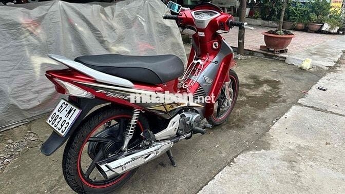 Future fi 2008 áo 2009 đỏ 98393 ( hỗ trợ góp )