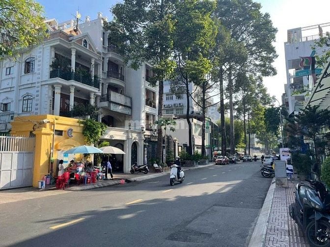 Cho thuê Biệt thự MT đường Nguyễn Thị Diệu, P.VTS, Q3 : hơn 900m2 DTSD