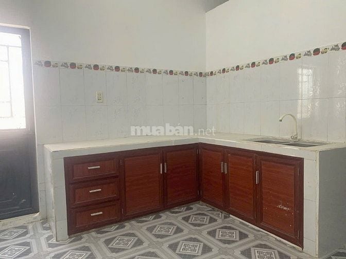 CẦN BÁN NHANH NHÀ NHÀ CẤP 4 GÁC LỬNG ĐÚC KIÊN CỐ GIÁ RẺ NHẤT KHU VỰC