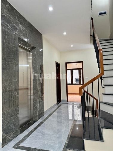 Bán nhà ngõ 41 phố Thái Hà, DT 122m, 6 tầng, MT 5.5m, giá 44.2 tỷ, ngõ