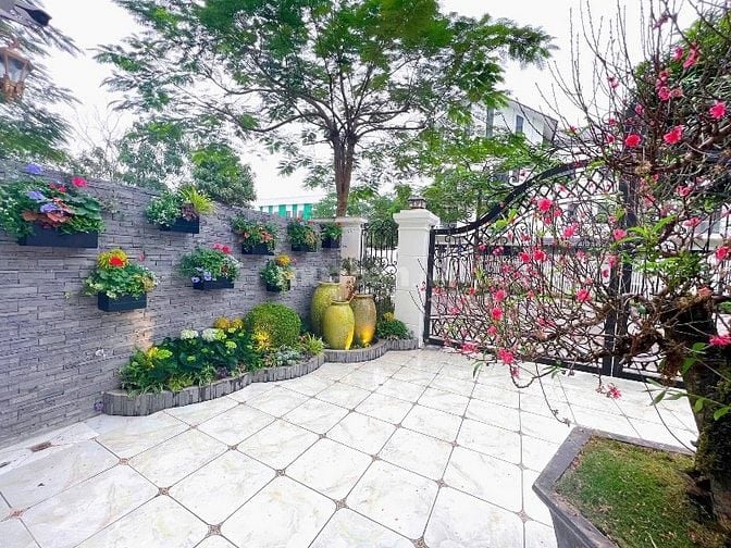 Biệt thự Hoàng Mai 150m2*4T,MT:12m,thang máy,gara oto,phân lô,giá 39tỷ