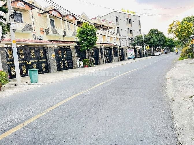 NẰM NGAY MT ĐƯỜNG LỚN TRẦN VĂN CHẨM KDC ĐÔNG ĐÚC GIÁ CHỈ 710 TRIỆU