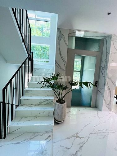 Bán biệt thự King Crown Thảo Điền, 298.9m² đất, full nội thất cao cấp