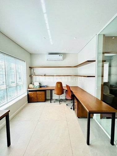 Bán biệt thự King Crown Thảo Điền, 298.9m² đất, full nội thất cao cấp