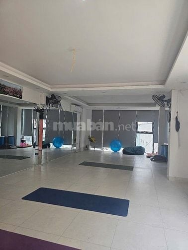 Cho Thuê mặt sàn tầng 2 hoặc 3 nhà lô góc đẹp 