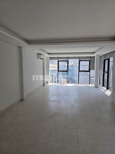 Cho Thuê mặt sàn tầng 2 hoặc 3 nhà lô góc đẹp 