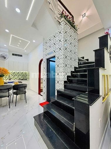 GẤP ÂU CƠ P10 TÂN BÌNH - 4M X 11M - 2 TẦNG - CHO THUÊ 10TR - 4.4 TỶ