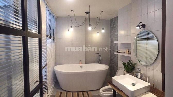 Gia đình bán căn góc CC Phúc Thịnh Q.5. DT 65m2 2P, 2WC, SH. Giá bán 2