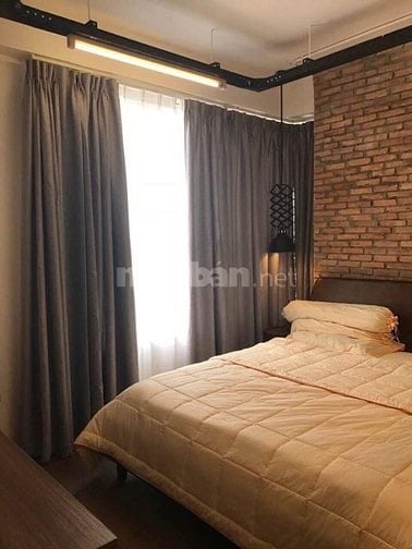 Gia đình bán căn góc CC Phúc Thịnh Q.5. DT 65m2 2P, 2WC, SH. Giá bán 2