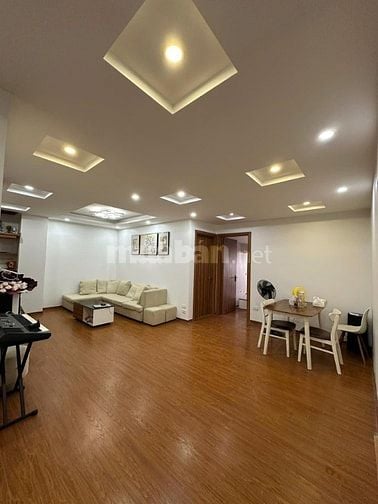 Nhà có việc Cần bán gấp siêu phẩm căn góc chung cư trung tâm Cầu Giấy 