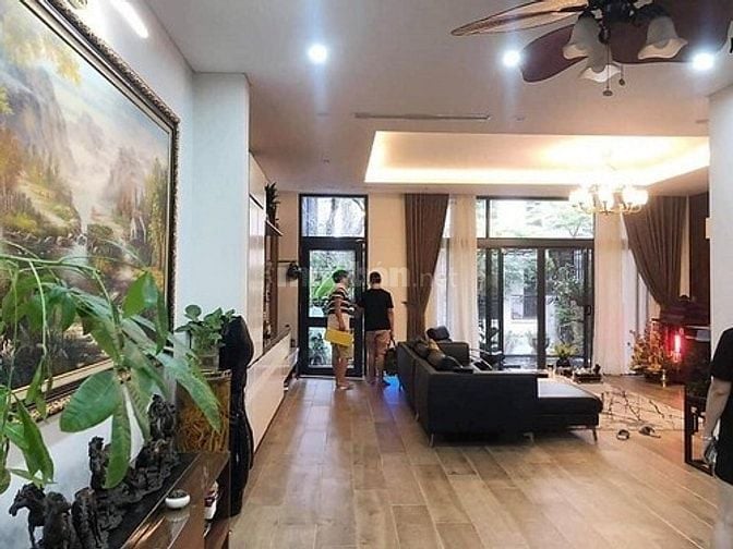 Cho thuê nhà LK ngõ 376 Đường Bưởi dt 75m x 4t ô tô đỗ cửa - VP - CTY