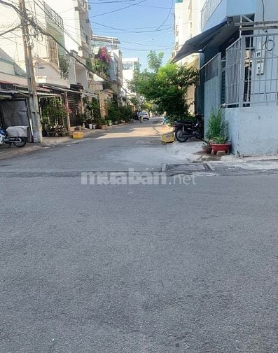 Nhà góc 2MT Cư Xá Phú Lâm B, 5 x 18m, cấp 4, giá 10.7 tỷ. chợ Bà Hom