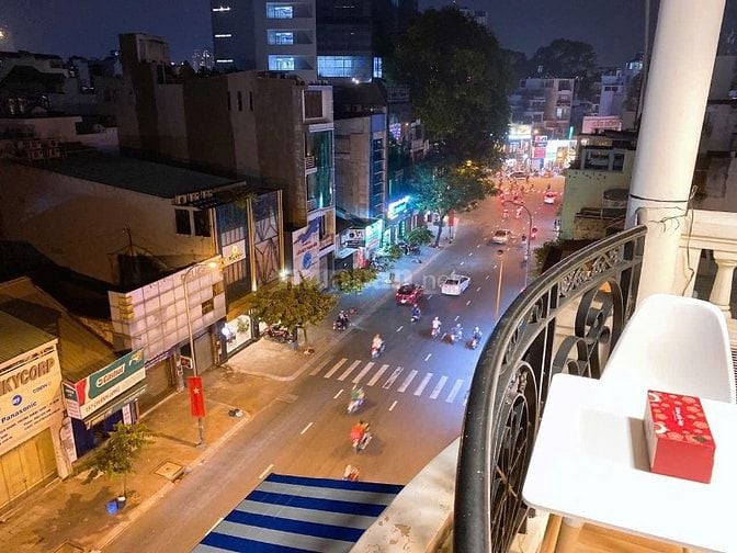 Cho thuê căn hộ dịch vụ đầy đủ tiện nghi Đinh Tiên Hoàng, Quận 1