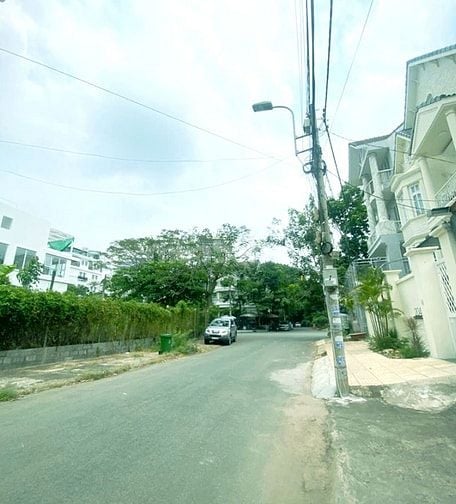Bán lô đất khu 204 Nguyễn Văn Hưởng, Thảo Điền, DT 190m2, ngang 9.5m