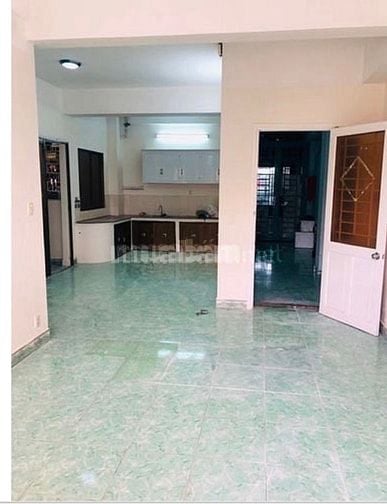 Cho thuê căn hộ Lô A 590 cmt8 , giá 10 tr/tháng