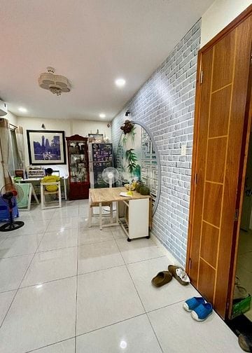 CC Bông Sao B P5 Q8 2PN 56m2  full nội thất gần trường Hoàng Minh Đạo