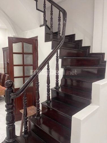 Chính chủ bán nhà ngõ 132 cầu giấy, 40m2x5 tầng 9,5 tỷ