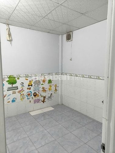 Bán nhà 2/ ngắn DT:4mX12m 1T + lửng 2pn,2w phòng khách bếp
