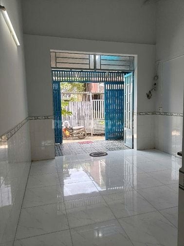 Bán nhà 2/ ngắn DT:4mX12m 1T + lửng 2pn,2w phòng khách bếp