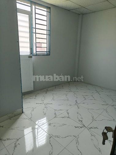 Bán nhà 2/ ngắn DT:4mX12m 1T + lửng 2pn,2w phòng khách bếp
