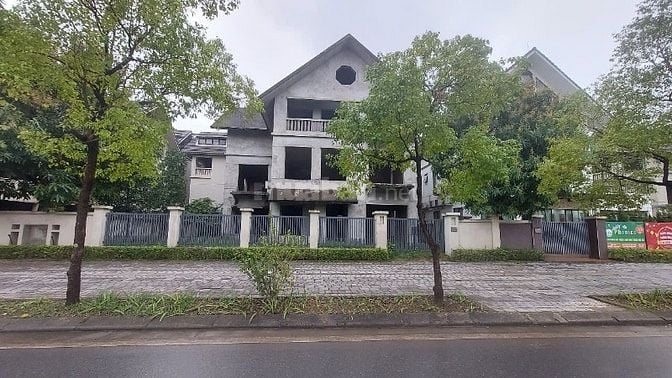 Bán gấp BT Sunny Garden Sài Sơn. DT 300m2, Mt 16 xây 4T. Giá 34,9 tỷ