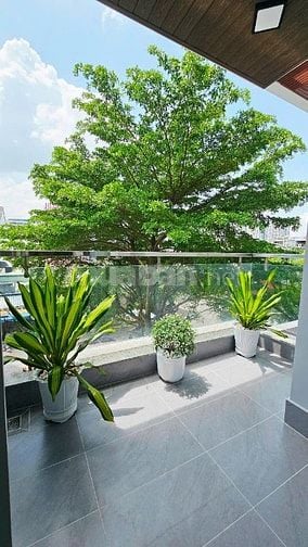 CHÍNH CHỦ BÁN NHÀ MT CHỢ PHÚ THUẬN Q.7 ĐƯỜNG 24M. 5X*20M 3 LẦU 17.5 TỶ