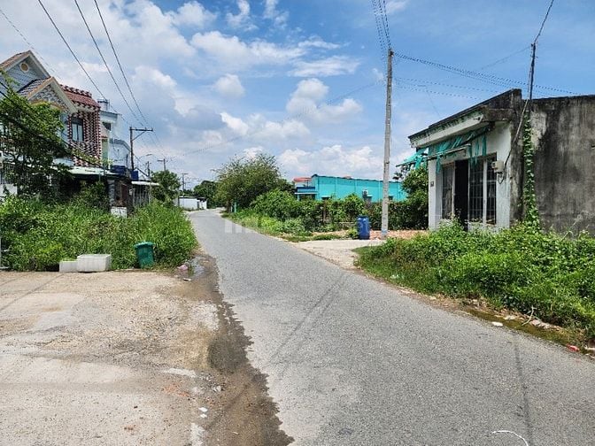 Bán gấp lô đất 165m2, thổ cư, sổ hồng riêng, xây tự do, giá 530 triệu