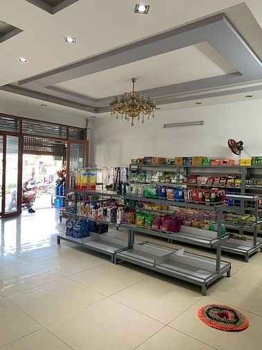 BÁN NHÀ TRỌ 2 TẦNG – MẶT TIỀN ĐƯỜNG – 33 PHÒNG – THU NHẬP 100 TRIỆUT–