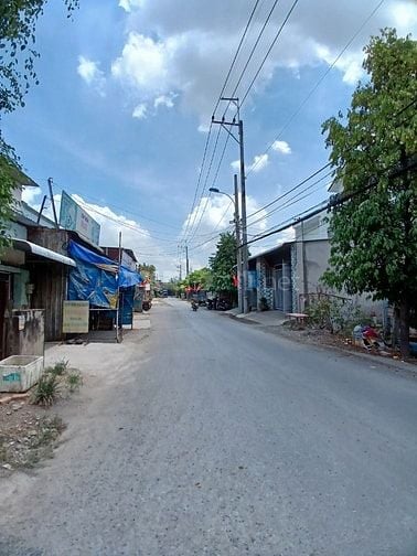 Bán nhà DT: 4X12m gồm trệt lửng 2pn ,1w phòng khách rộng đường 4m bê t