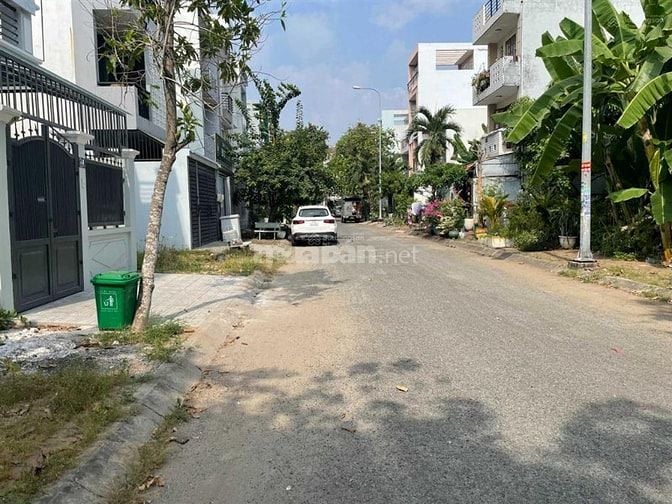 Cần bán 1 số nền đất sổ đỏ vị trí tuyển chọn, giá tốt tại KDC Nam Long
