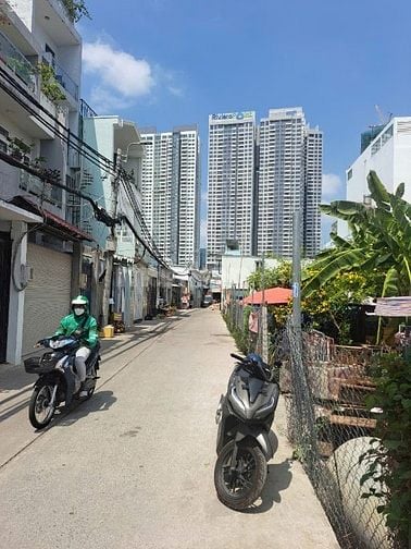 Nhà cho thuê  nguyên căn. Ở hoặc vp 