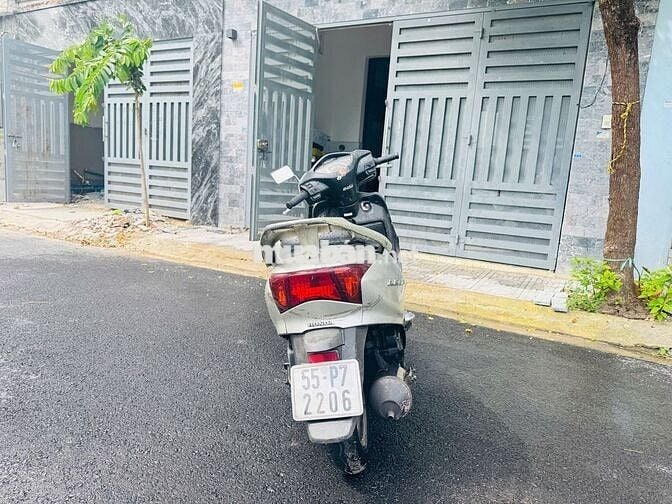 CẦN BÁN XE HONDA LEAD MÀU BẠC BIỂN SỐ TP CHỈ 8.5TR