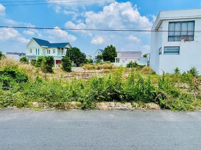 ĐẤT NGÔP 220M2 ĐẤT THÔ CƯ GẦN BỆNH VIỆN XUYÊN Á CỦ CHI