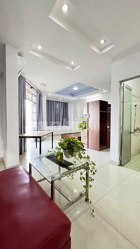 Phòng ban công mới Full nội thất cao cấp, Giá Tốt 4tr3 hơn 40m2