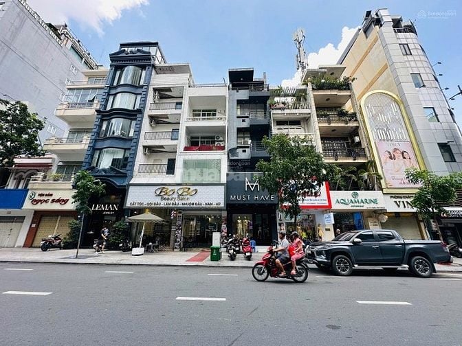 Bán nhà mặt phố 207 Lý Tự Trọng, P. Bến Thành, Q1