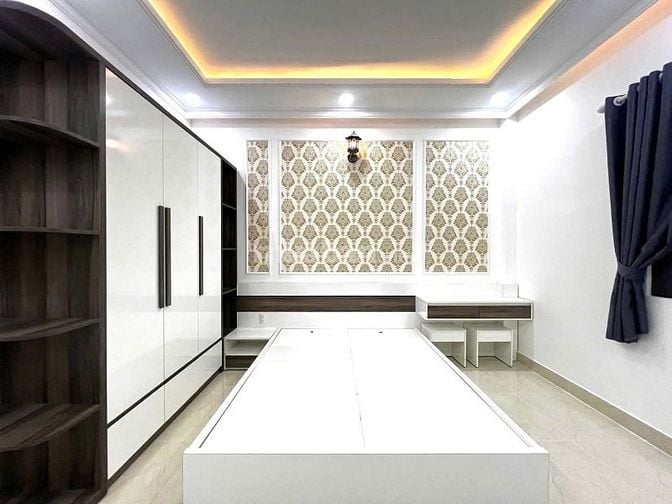 Ngay Kingdom 101. Căn nhà 4 tầng (5,8x21m). Hẻm xe tải Tô Hiến Thành