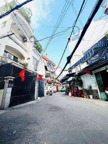Chính chủ bán mặt tiền 50 Duy Tân 5.3 tỷ