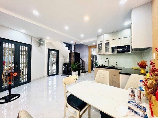Chính chủ bán mặt tiền 50 Duy Tân 5.3 tỷ