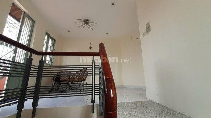 Cho thuê nhà Lý Chính Thắng, quận 3, 5x8m, 4 lầu, 15,5tr/tháng