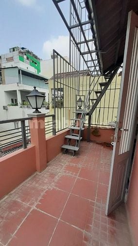 Cho thuê nhà Lý Chính Thắng, quận 3, 5x8m, 4 lầu, 15,5tr/tháng