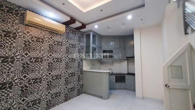 Cho thuê nhà Lý Chính Thắng, quận 3, 5x8m, 4 lầu, 15,5tr/tháng