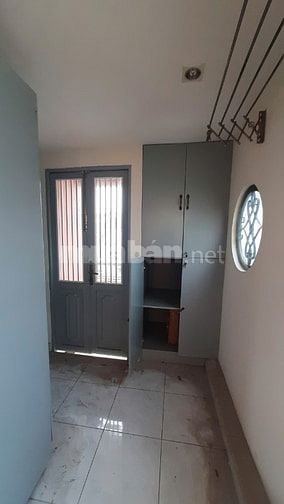 Cho thuê nhà Lý Chính Thắng, quận 3, 5x8m, 4 lầu, 15,5tr/tháng