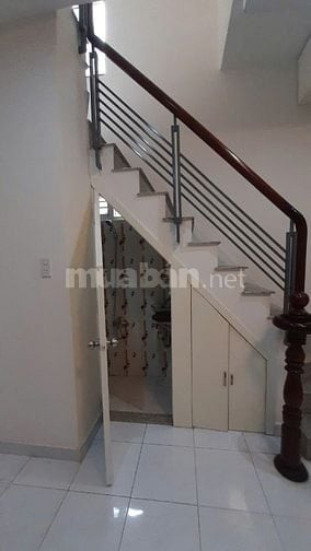 Cho thuê nhà Lý Chính Thắng, quận 3, 5x8m, 4 lầu, 15,5tr/tháng