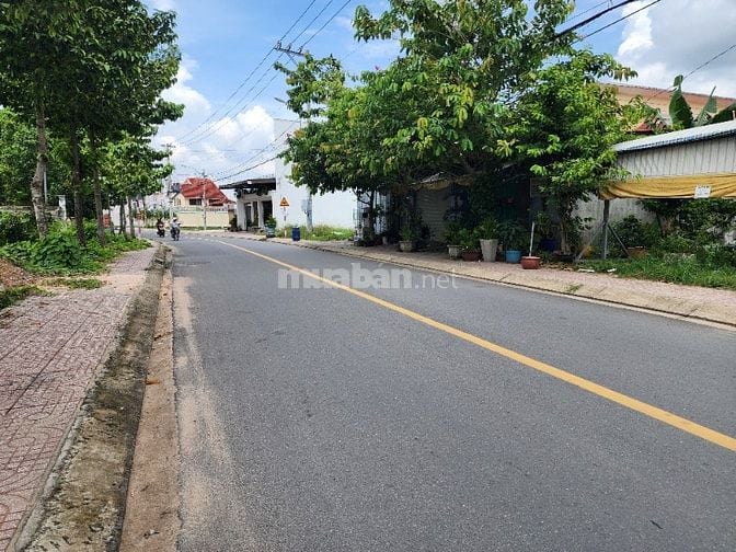 Đất đẹp dân cư sầm uất, 109m2 sổ riêng thổ cư, giá ngộp 630 triệu