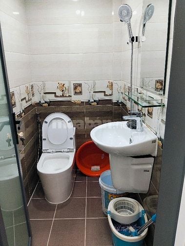 NHÀ ĐẸP VÀO O NGAY , TẶNG LẠI TOÀN BỘ NỘI THẤT ,HẺM XE HƠI  