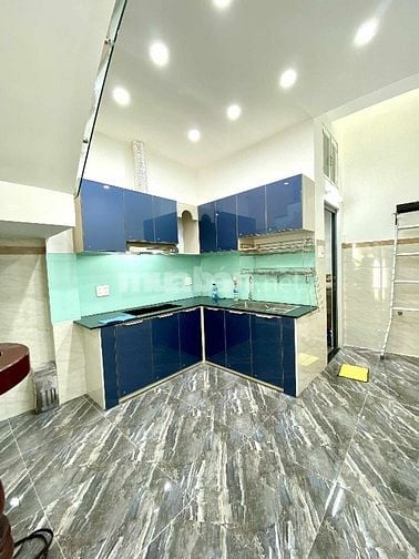 NHÀ ĐẸP VÀO O NGAY , TẶNG LẠI TOÀN BỘ NỘI THẤT ,HẺM XE HƠI  